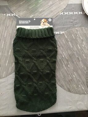 New Dog's Cable Sweater, Pine Green in Size Medium; Friends Forever Brand